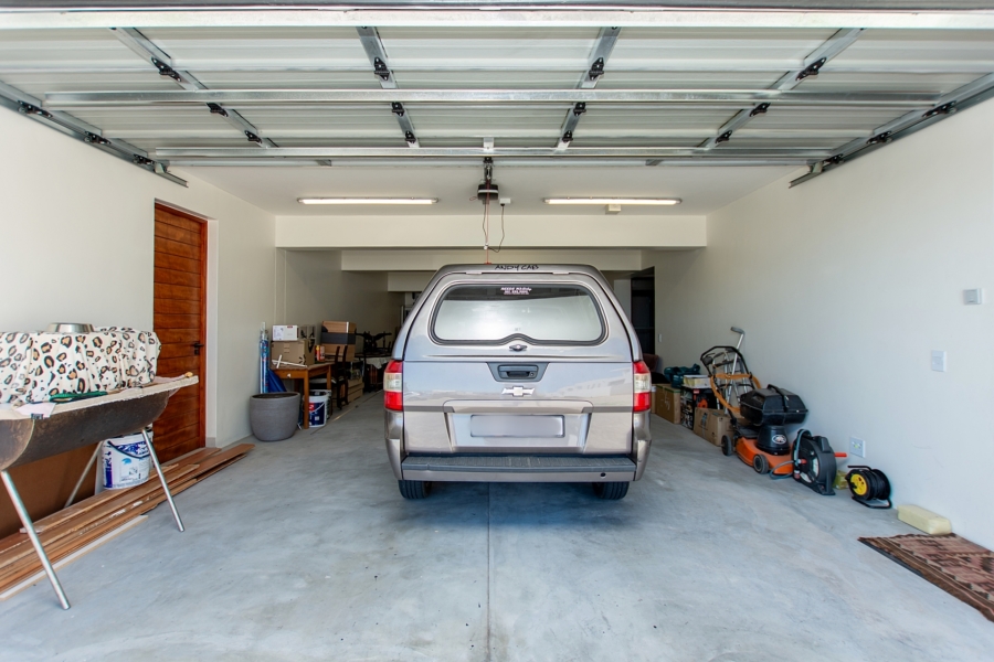 5 Bedroom Property for Sale in Paradise Beach Western Cape